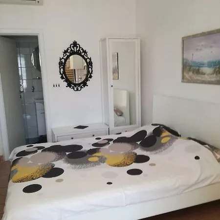 & Safic Guest house